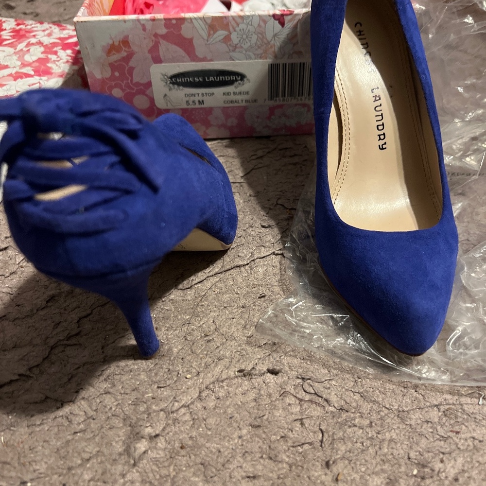 Size 5 1/2Fabulous Chinese Laundry heels